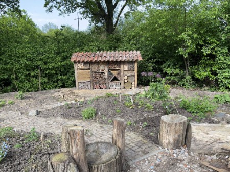 Bloementuin.   Bewonersinitiatief van de buurt Gascognehof, Bourgognelaan en Limousinlaan.